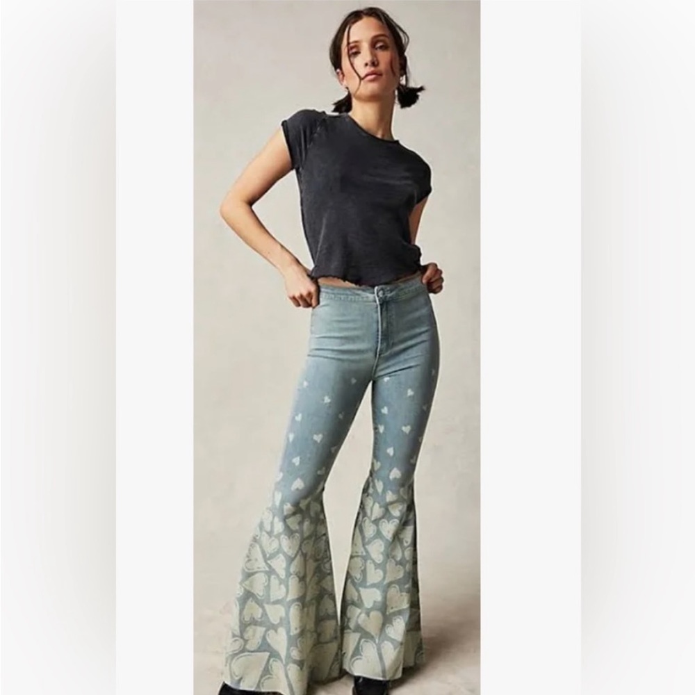 Free People Just Float On Flare Printed Jeans Queen of Hearts Print Sz 29 NWT